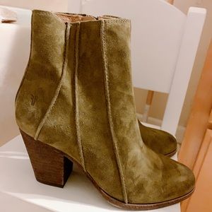 Frye boots new!!!